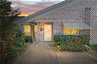 6632 Legters Dr, Dallas, TX 75236