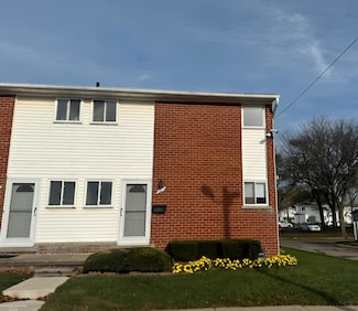 8602 Kaltz St, Center Line, MI 48015