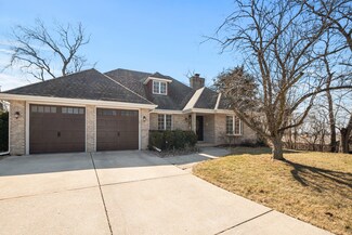 1385 Oak Ridge Ct, Willow Springs, IL 60480
