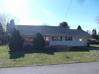 62 Morrison Hill Dr, Littleton, NH 03561