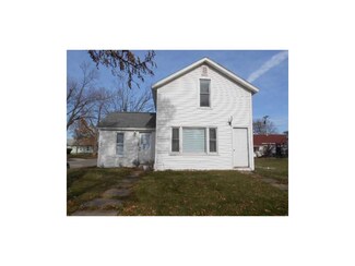 505 W 4th St, Vinton, IA 52349