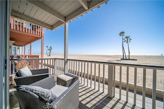 1003 Seal Way, Seal Beach, CA 90740