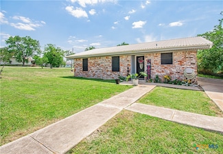 209 W Prairie Ave, Rogers, TX 76569