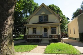 193 19th Ave SW, Cedar Rapids, IA 52404