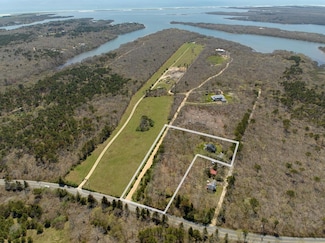 114 Meeting House Way, Edgartown, MA 02539
