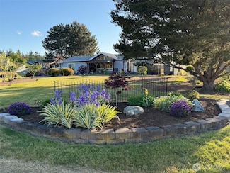 793 Starwana Ct, Oak Harbor, WA 98277