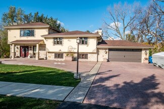 810 Juniper Dr, Medinah, IL 60157