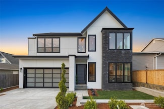 1002 N 31st St, Renton, WA 98056