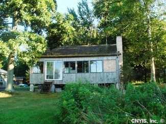 12 Wintergreen Point Dr, Oswego, NY 13126