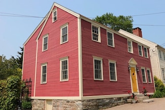 11 Howard St, Portsmouth, NH 03801