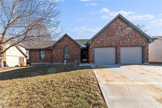 811 Kristen St, Cameron, MO 64429