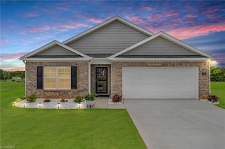183 Alamos Ave, Lexington, NC 27295
