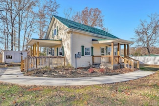 1088 Piney Grove School Rd, Moneta, VA 24121