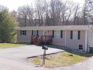655 School Ln, Christiansburg, VA 24073