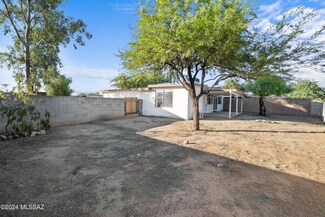 4600 S Poinciana Dr, Tucson, AZ 85730
