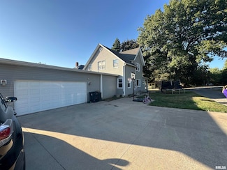 362 E Ash St, Canton, IL 61520