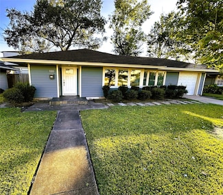 5111 Maple St, Bellaire, TX 77401