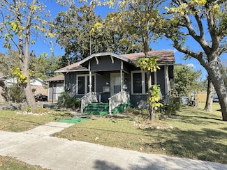 411 S Santa fe St, Wolfe City, TX 75496