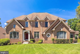 9003 Edgepark Rd, Vienna, VA 22182