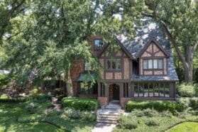 220 Woodstock Ave, Kenilworth, IL 60043