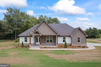 1010 Greenwood Cir, Madison, GA 30650