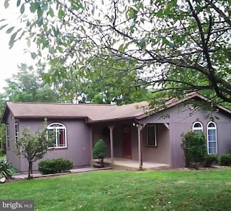 171 Forge Rd, Womelsdorf, PA 19567