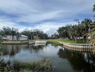 130 6th Ave E, Horseshoe Beach, FL 32648