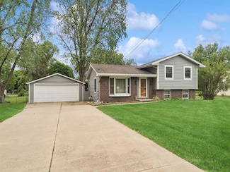 5180 NW 64th Place, Johnston, IA 50131