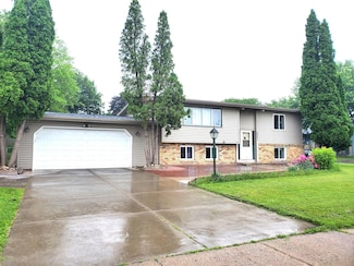 8921 49th Ave N, New Hope, MN 55428