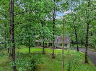 1064 Crane Ct, Kingston Springs, TN 37082