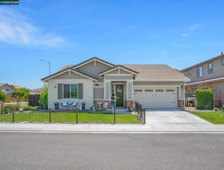 901 Goldfinch Cir, Vacaville, CA 95688