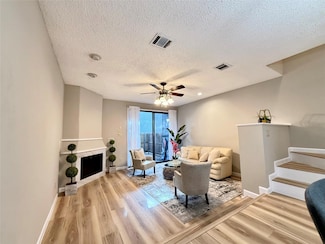 7122 Wood Hollow Dr Unit 106, Austin, TX 78731