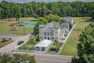 65 Tavern Rd, Irvington, VA 22480