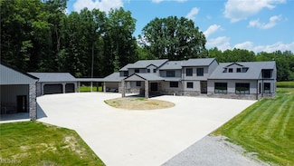 2609 Warren Meadville Rd, Cortland, OH 44410