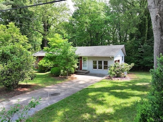 248 Oak Grove Dr, Madison Heights, VA 24572