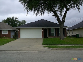 305 Stone Gate Dr, Victoria, TX 77904