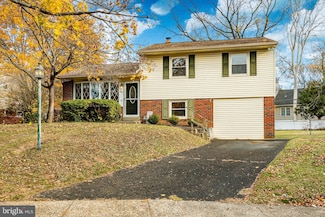 681 Pennhill Dr, Langhorne, PA 19047