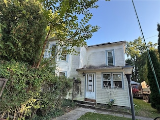 143 Hickory St, Andover, OH 44003