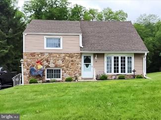 15 Pearson Dr, Springfield, PA 19064