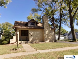614 N 8th St, Wymore, NE 68466