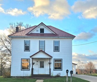 1231 Dodgeville St, Highland, WI 53543
