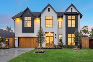 1330 Richelieu Ln, Houston, TX 77018