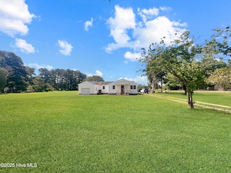 208 S End Rd, Knotts Island, NC 27950