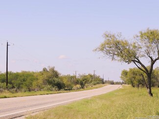 140 County Road 2644, Moore, TX 78057