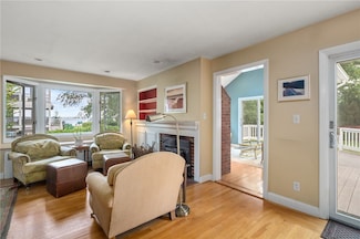 40 Mill Cove Rd, Warwick, RI 02889