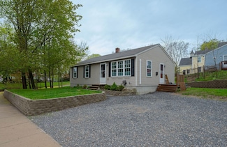 22 Tebbetts Ave, Sanford, ME 04073