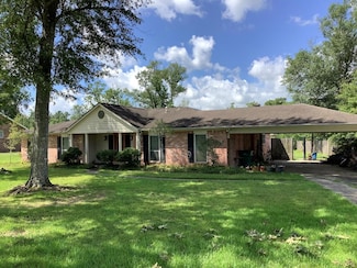 6111 Rosewood Dr, Orange, TX 77632