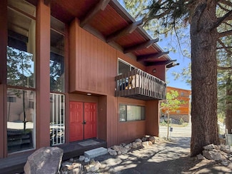221 Canyon Blvd Unit 213, Mammoth Lakes, CA 93546