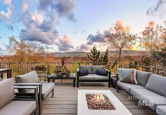 256 E Lake Rim Ln, Boise, ID 83716