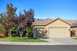 6861 N Cresta Ave, Fresno, CA 93722